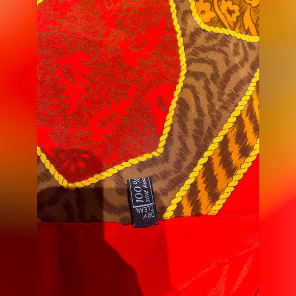 Givenchy 100% silk scarf - Picture 2 of 4